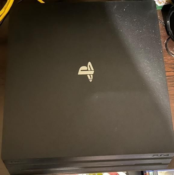 Playstation 4 pro 1 terabyt + джойстик