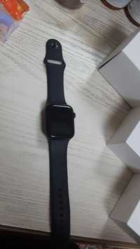 Apple watch.  s5 44 m