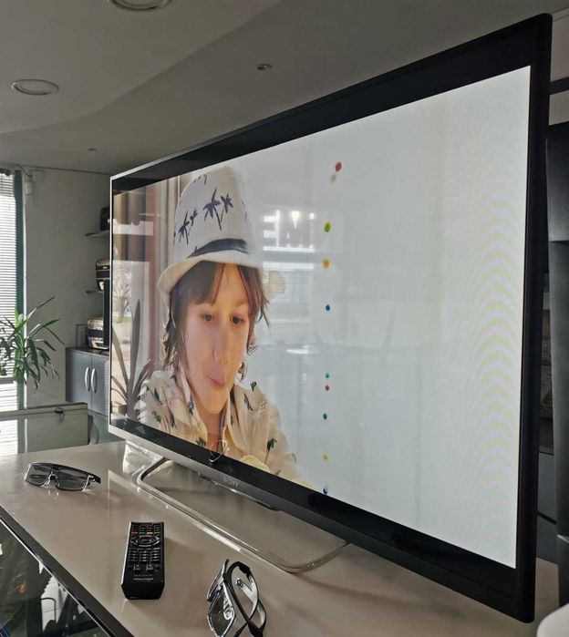Телевизор 3D Sony KDL-42W829B Full HD (с очила в комплекта)