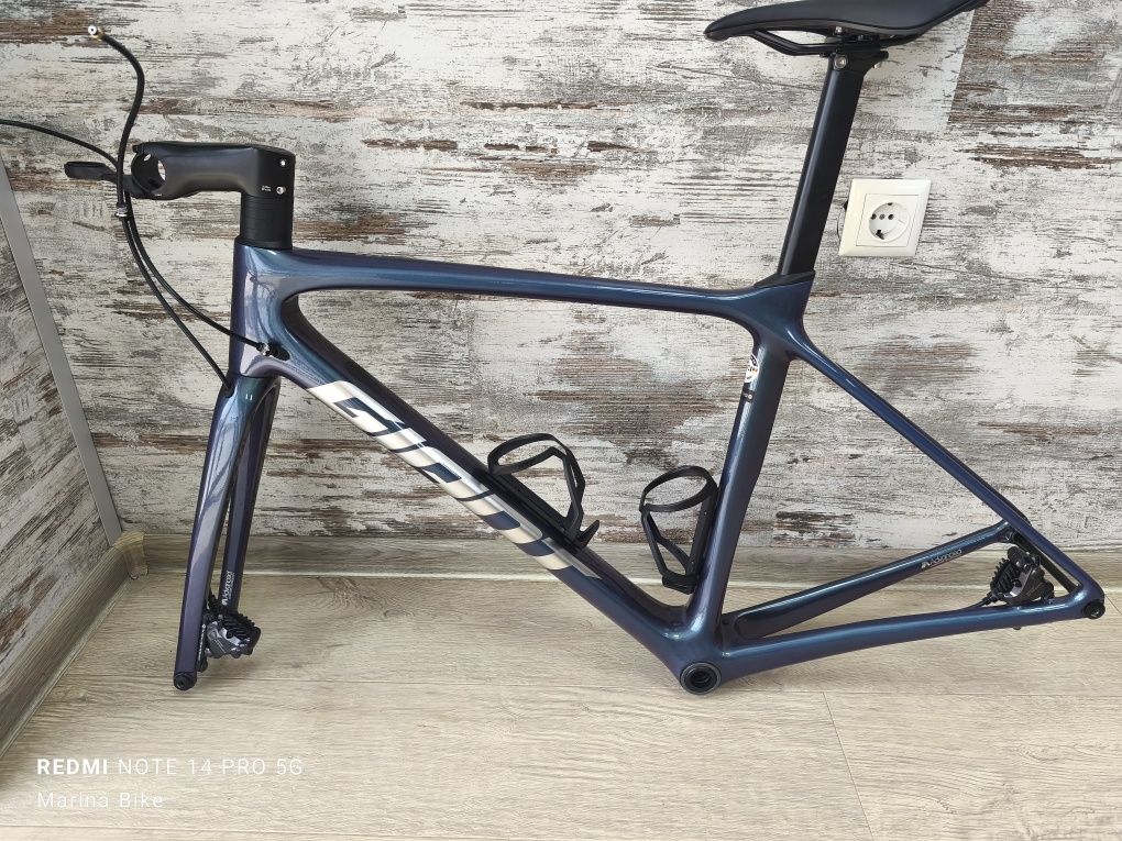 Карбоновa шосейна рамка Giant TCR Pro 0 Disc 2024 | S