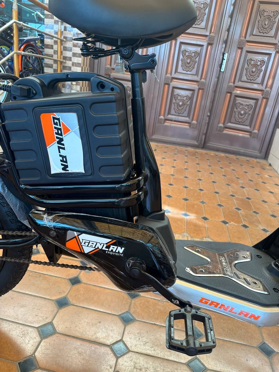 Elektro skuter yangi dastafka bor