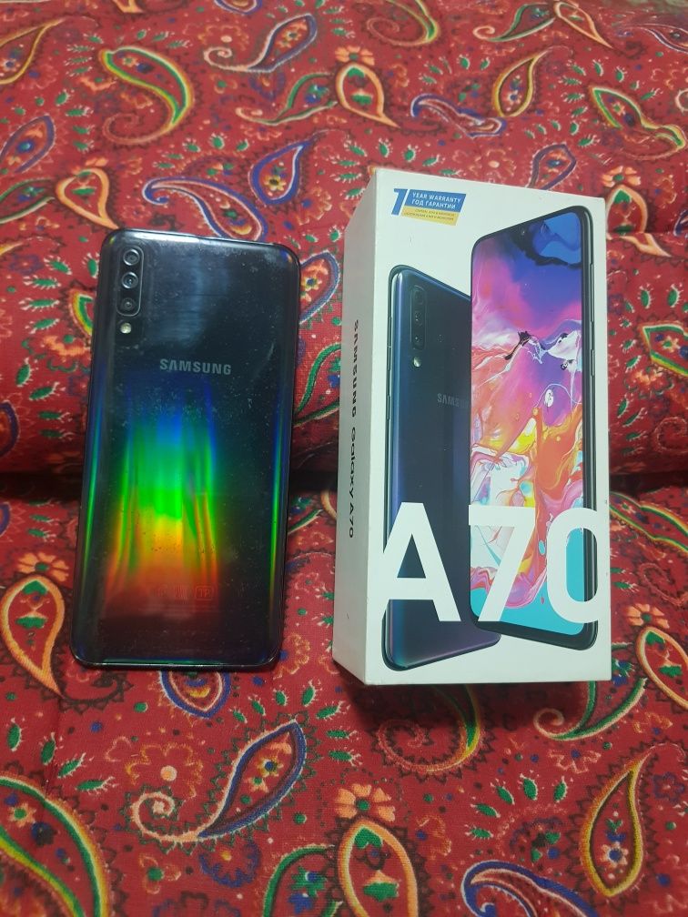 Samsung A70 6/128 gb