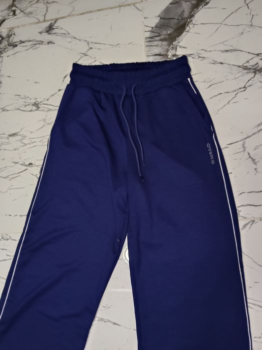 Pantaloni de trening Oysho