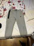 Pantaloni tech marimea M gri