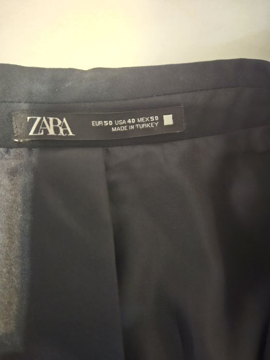 Vând costum negru pentru barbati