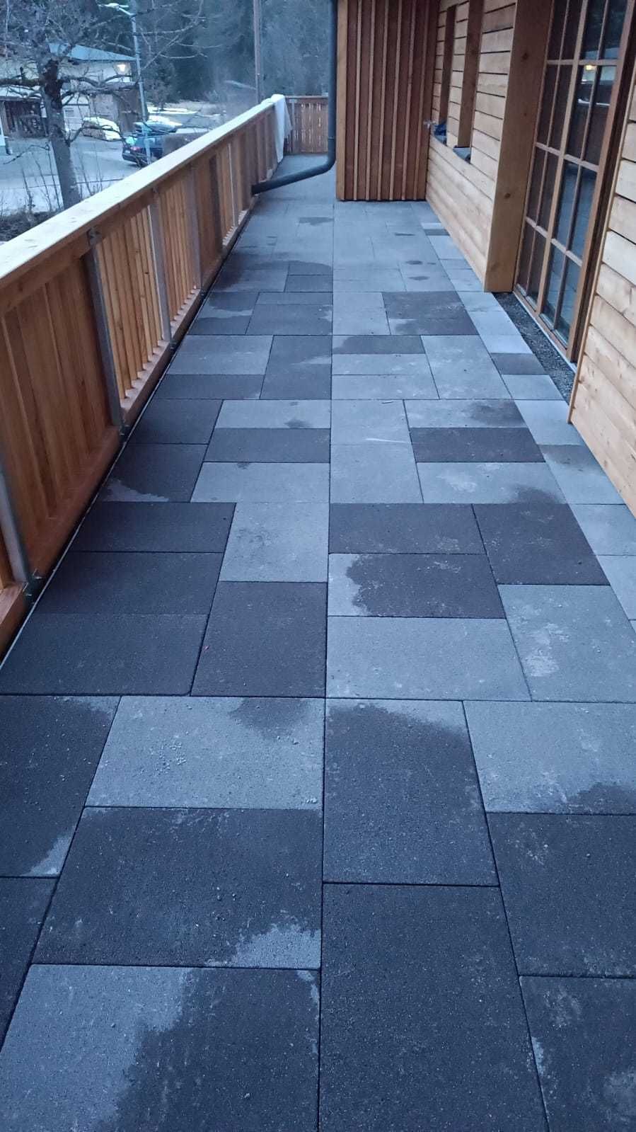 Montaj pavaje, pavele, borduri, rigole. Amenajări exterioare.