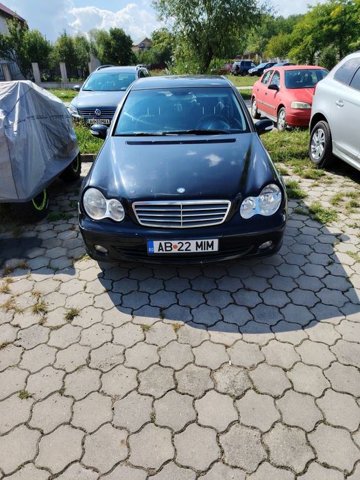 Vind mercedes c class 2.2 150hp