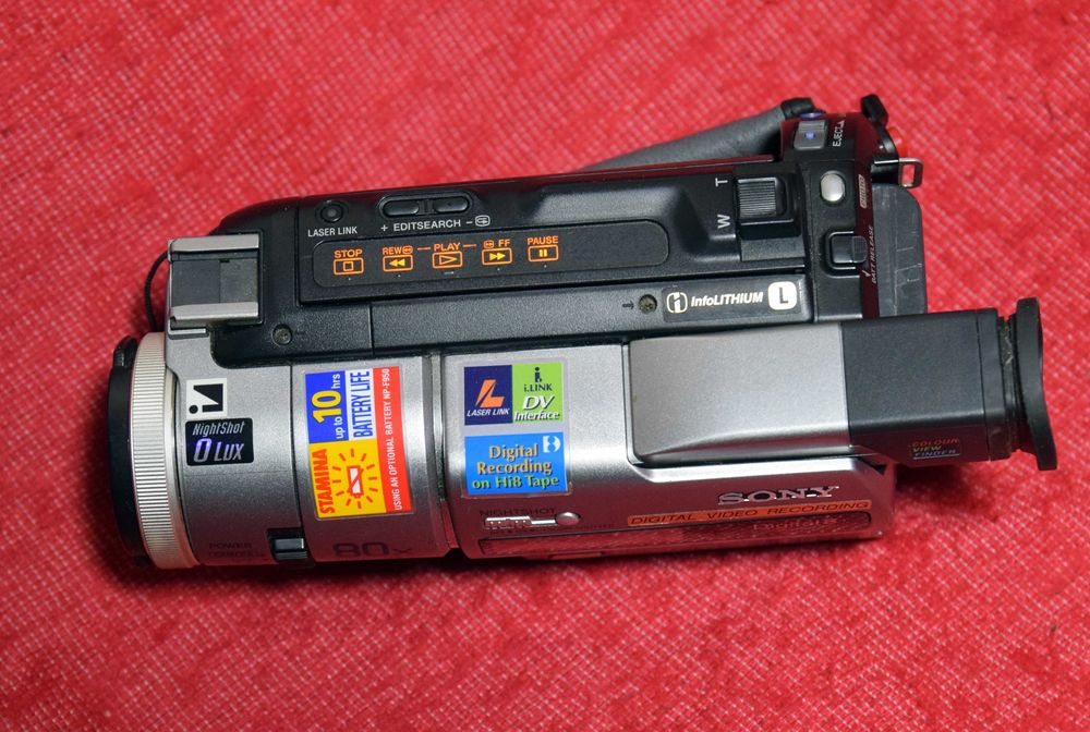 Camera video Digital 8 si HI 8