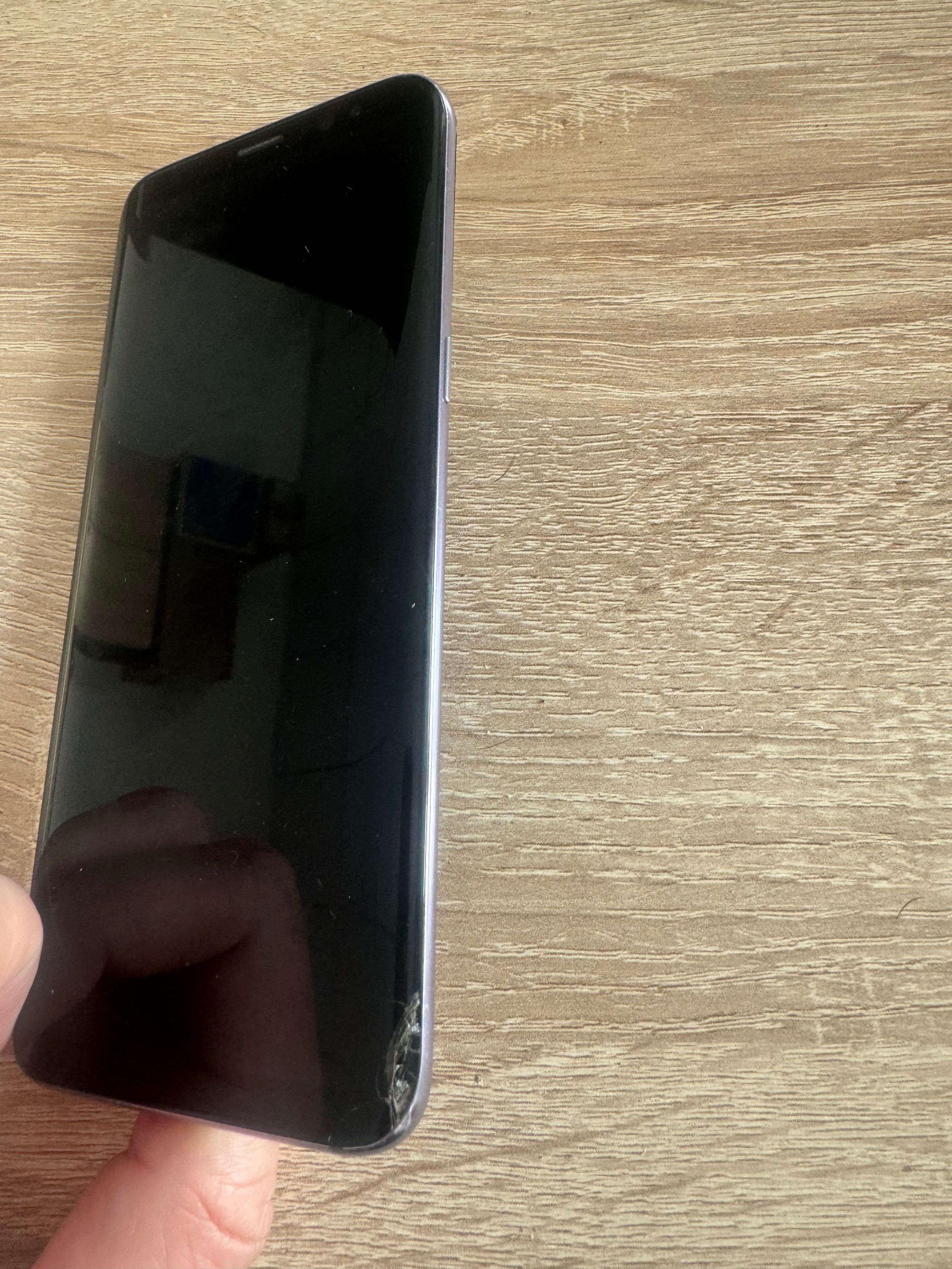 Продается samsung galaxy s8 в хорошем состоянии