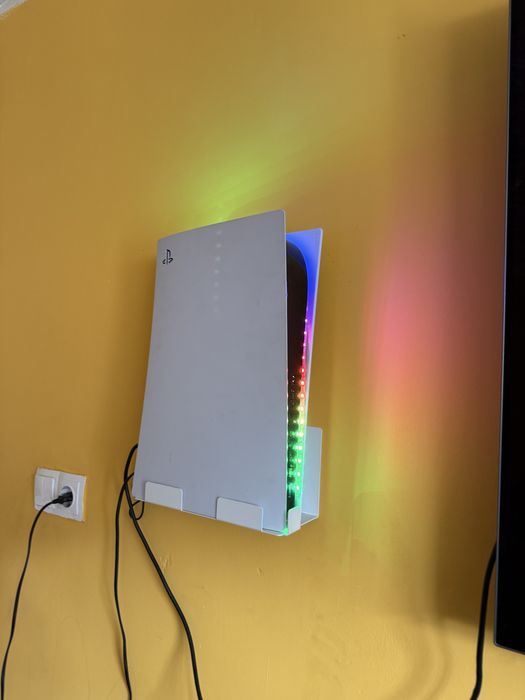 Vand ps5 cu 12 jocuri si doua manete