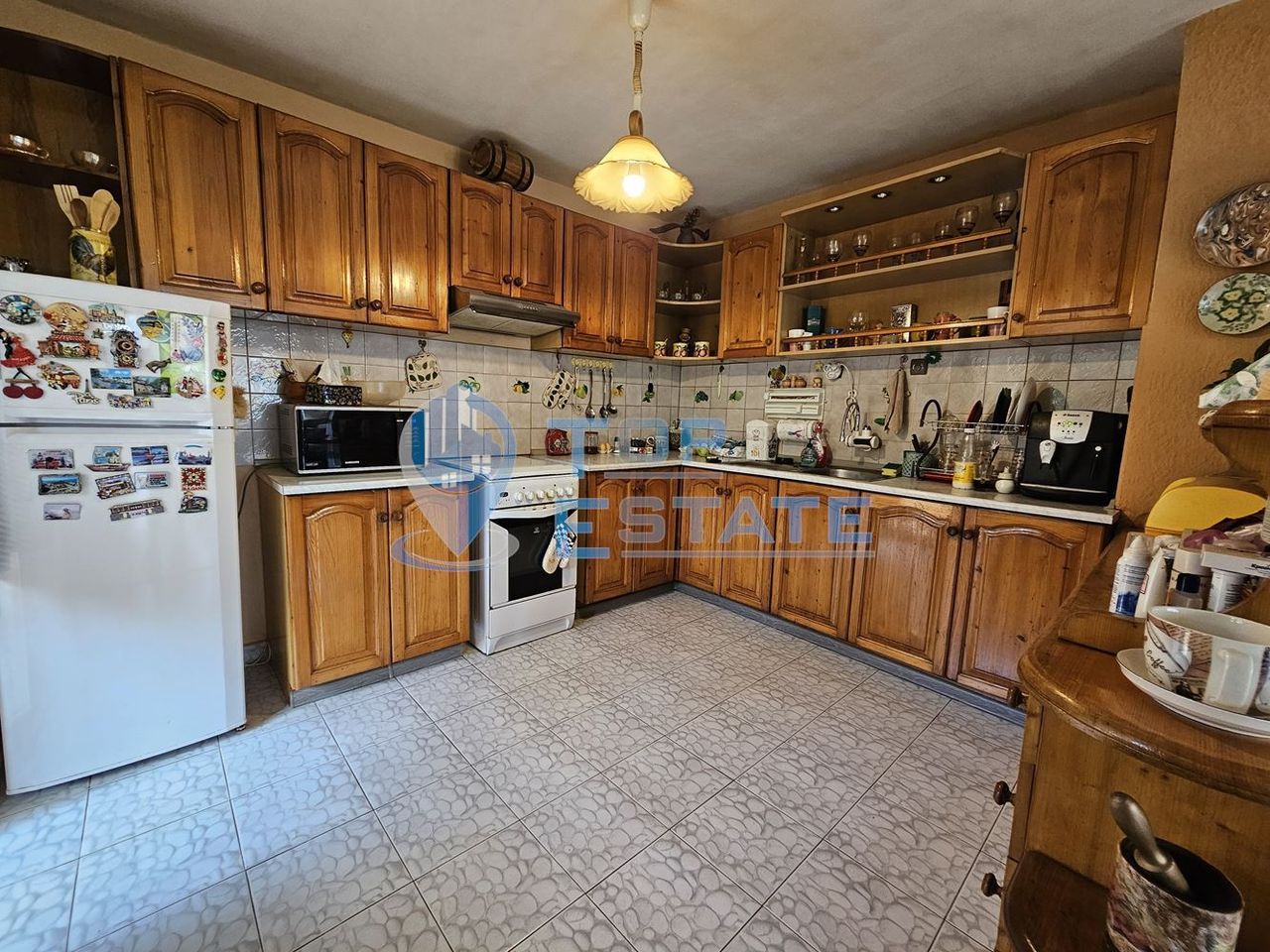 Продава се Къща в Велико Търново, Картала - 231 кв.м за 1169 €/кв.м - Снимка #2