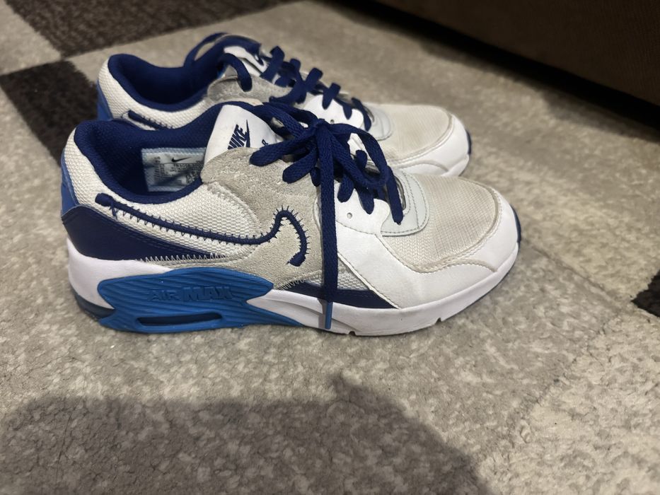 Маратонки Adudas и Nike