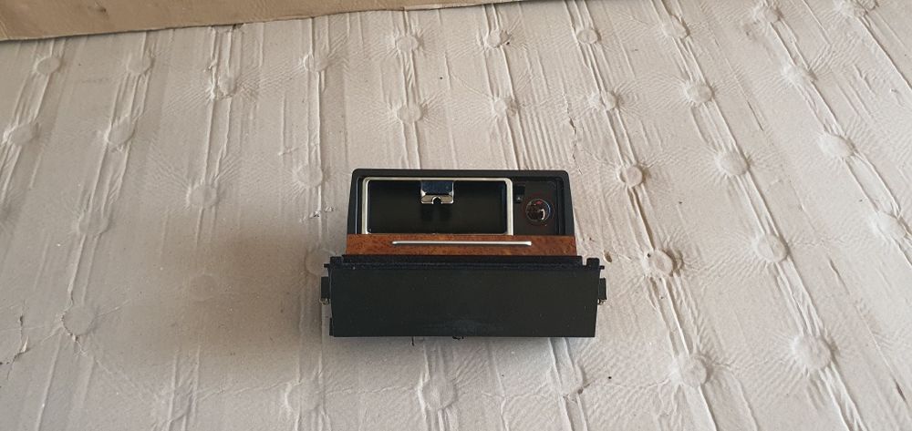 Scrumiera mahon audi a8 d2