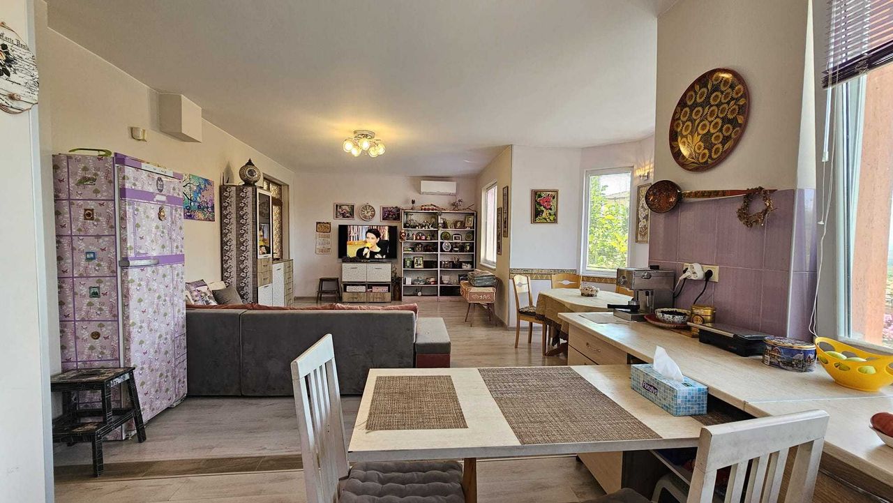 Продава се Къща в с. Кошарица, Област Бургас - 160 кв.м за 1688 €/кв.м - Снимка #6