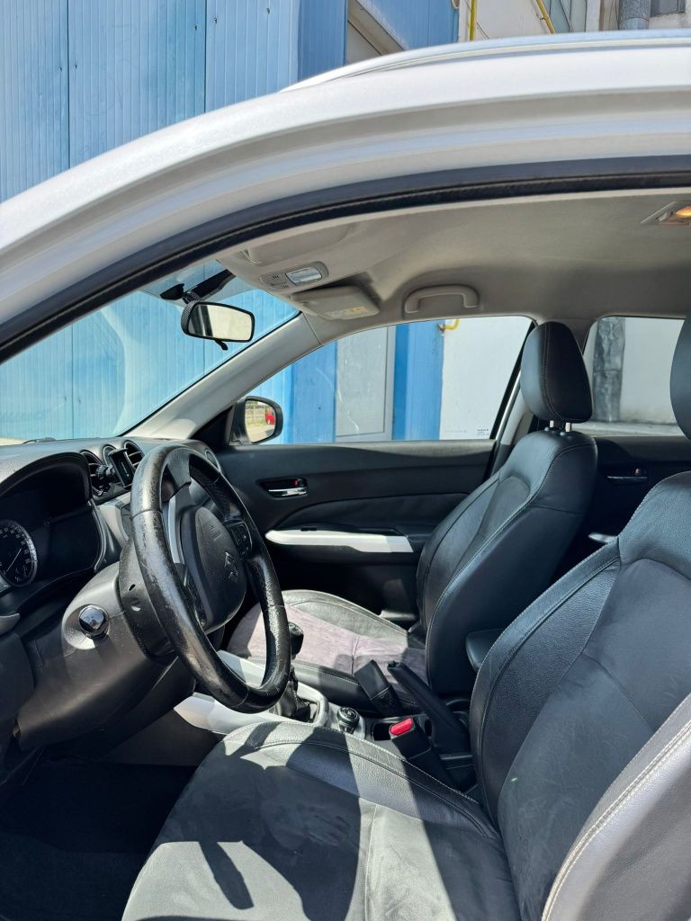 Vând Suzuki Vitara