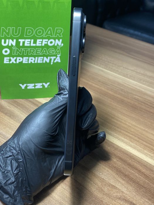 iPhone 15 Pro Max / 256 GB / Sănătate baterie 95% / Ca nou