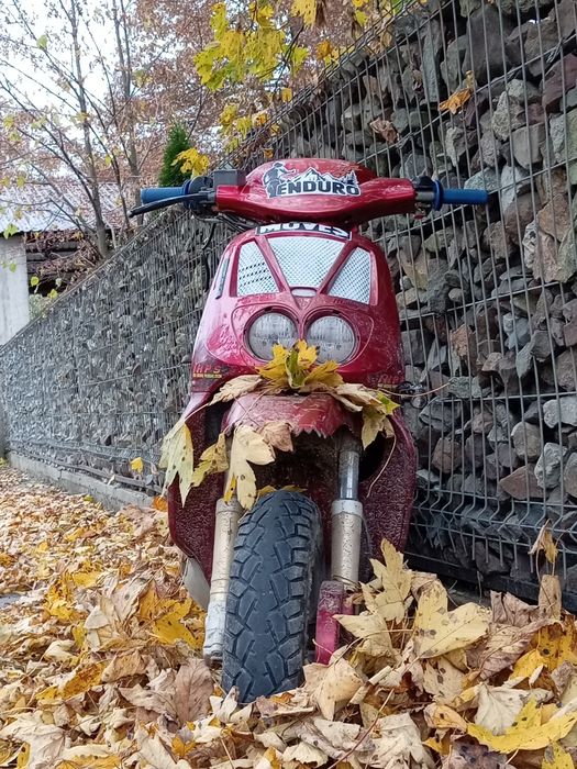 Vând scuter malaguti crosser 80cc