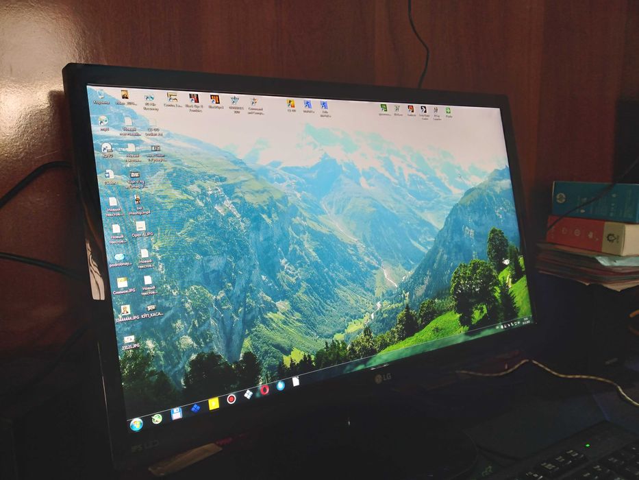 Manitor LG _ 22 MP48 _  расмдаги манитор _ ҳолати идеал !