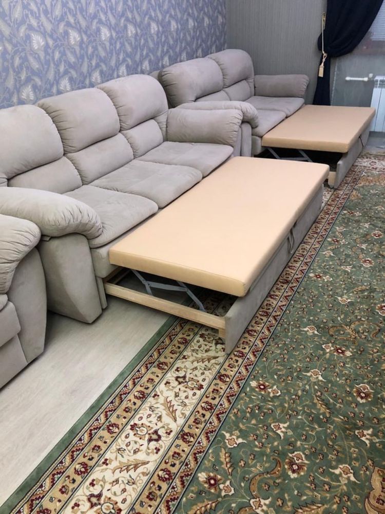 Продам мягкую мебель: в комплекте 2 раскладных дивана и 1 кресло