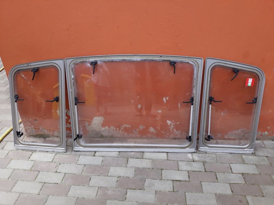 Geamuri frontal rulota