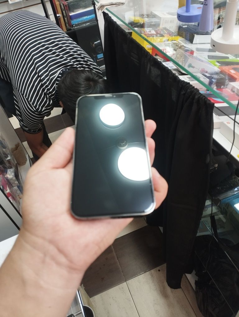 Iphone 12 pro max ideal