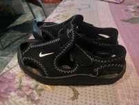 sandalute Nike baietel