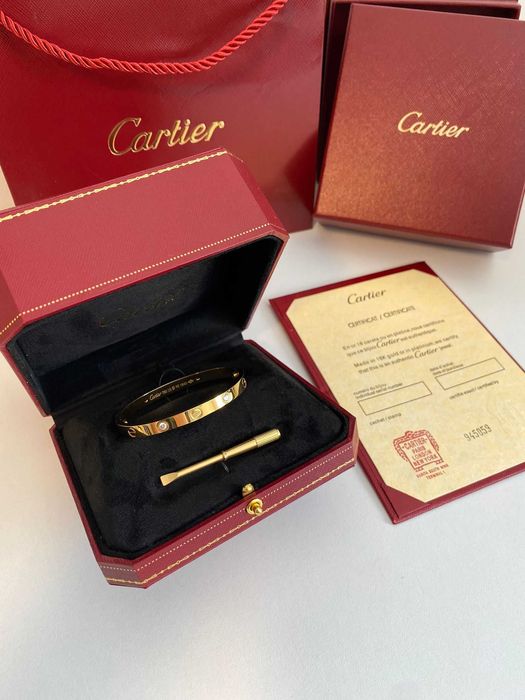 Bratara Cartier love din aur cu pietre