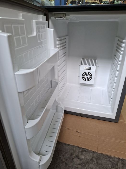 Хладилник мини бар