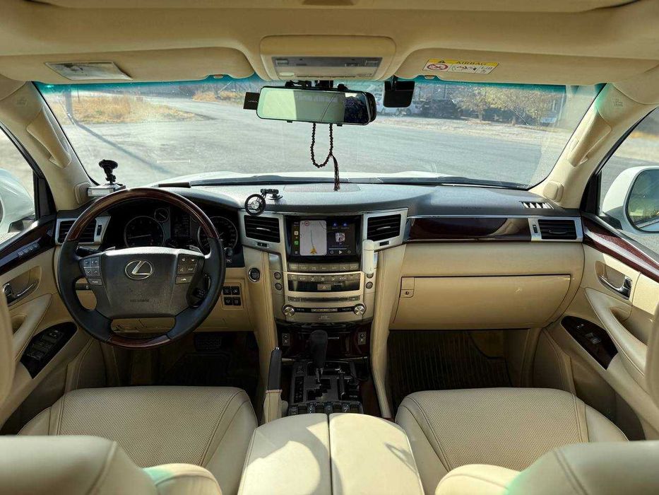 LEXUS LX570, 2013 йил идеал ҳолатда, двигател капитал таъмирланган