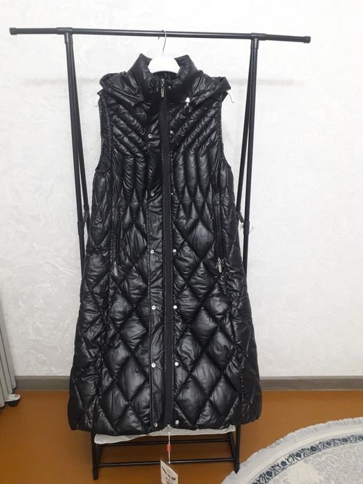 Пуховик-жилет женский зимний