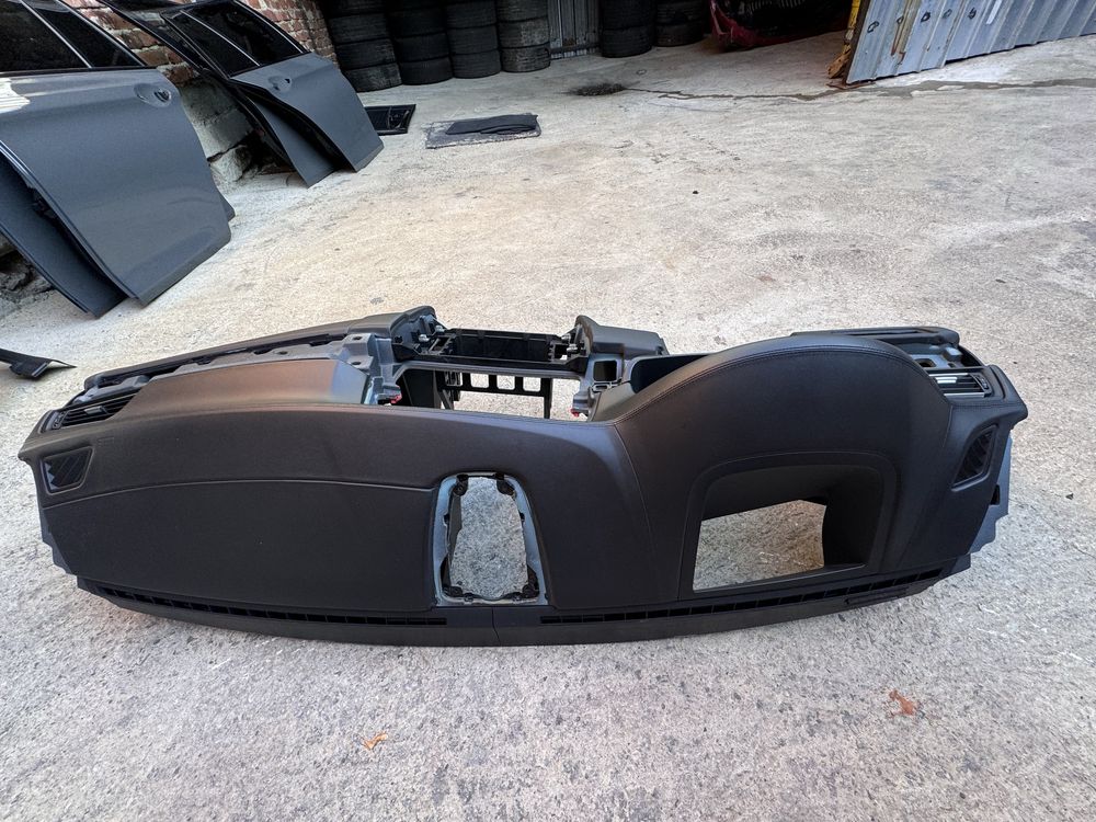 Салон за BMW F11 Facelift