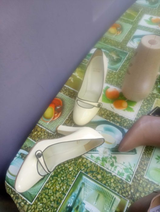 Pantofii de vânzare originali la cele mai mici preturi LUXURY