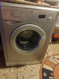 Продается не рабочая стиральная машина Indezit