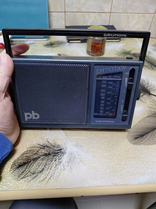 Vind radio portabil și la curent Gruding prima boy