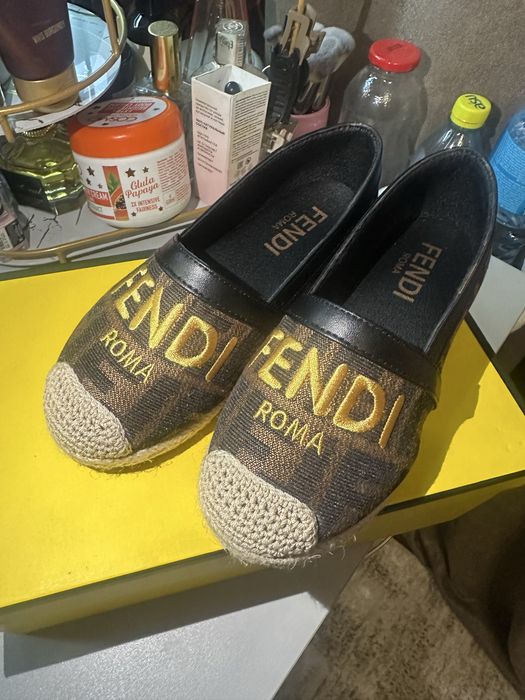 Продам новую обувь