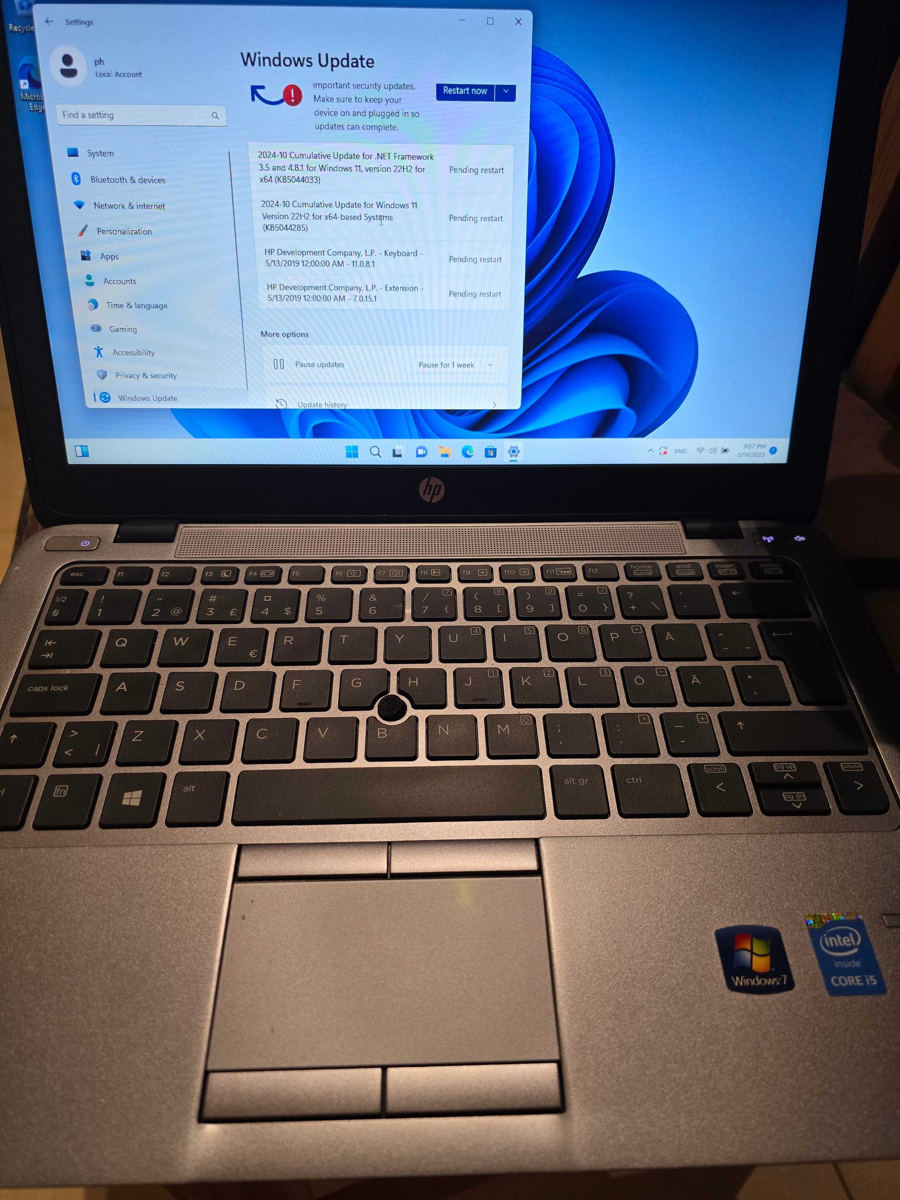 Лаптоп HP 830G, DELL ISPIRON 15-3050 и ACER ASPIRE 3-23