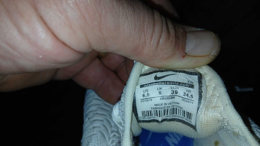 Vand adidasi nike dama arata foarte bine
