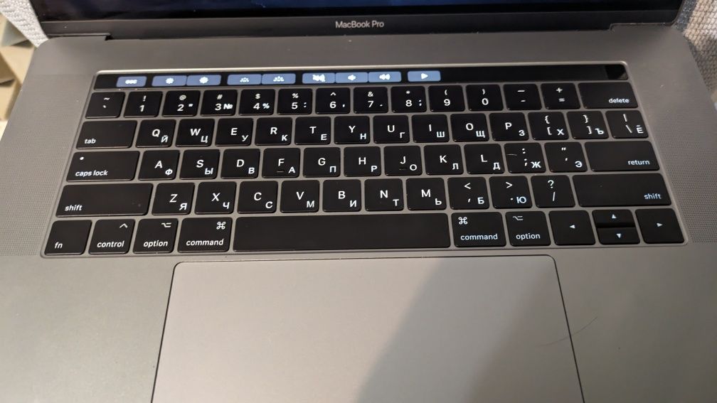 Продам macbook pro (15-inch 2016) i7