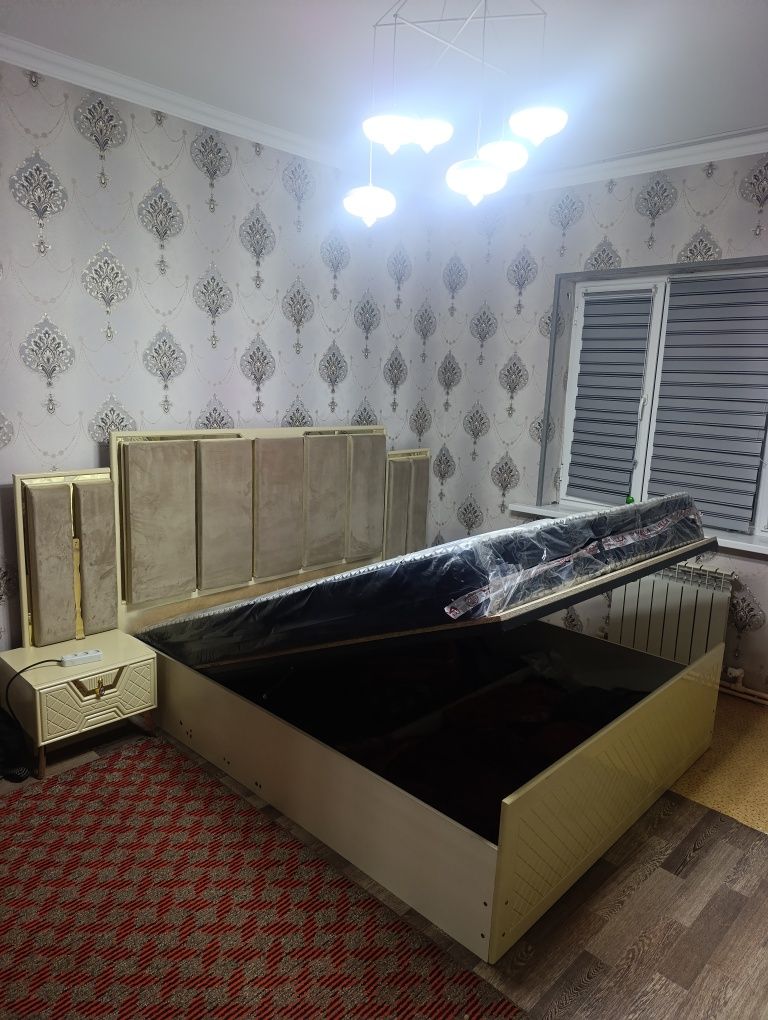 Спальни гарнитур сотилади