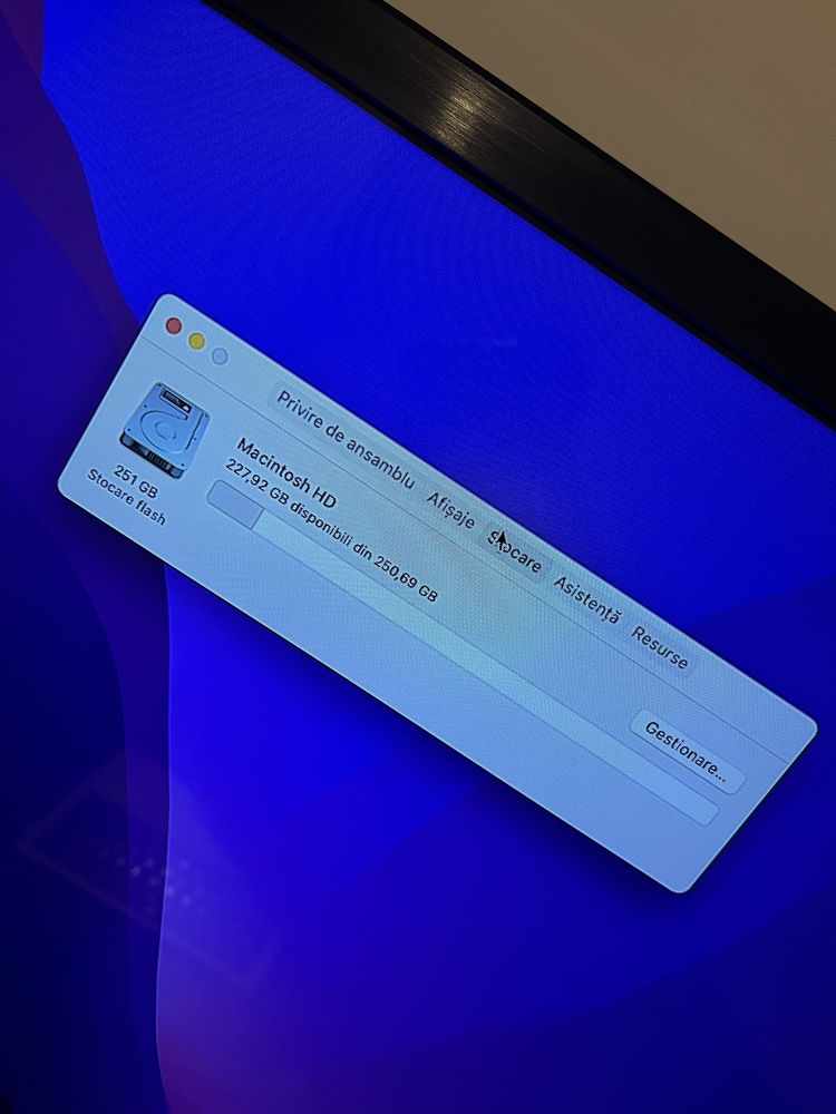 Macbook pro 2016 i5 doua nuclee , ecran defect