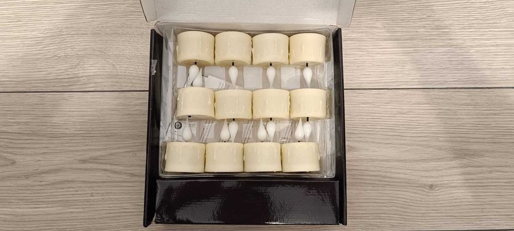 Set 12 lumanari LED cu acumulator si telecomanda
