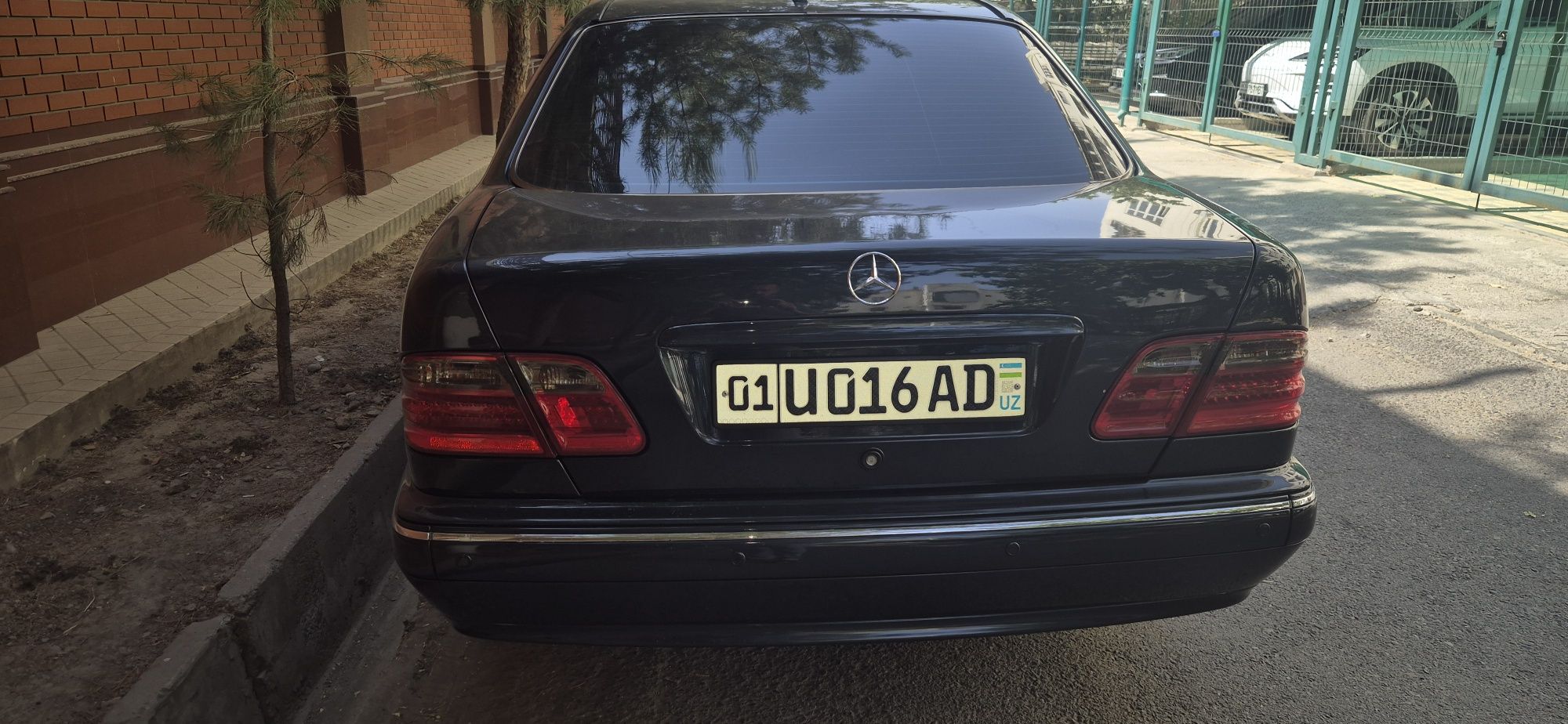 Mercedes-Benz w210
