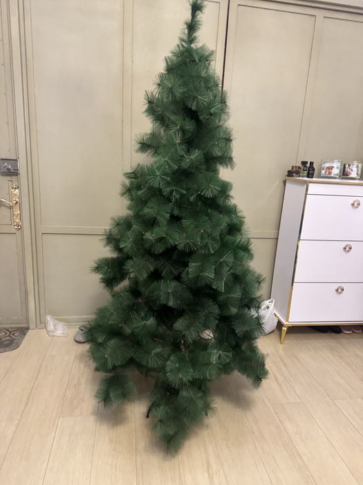 Продаётся Елка новогодняя рост 2.10 б/у