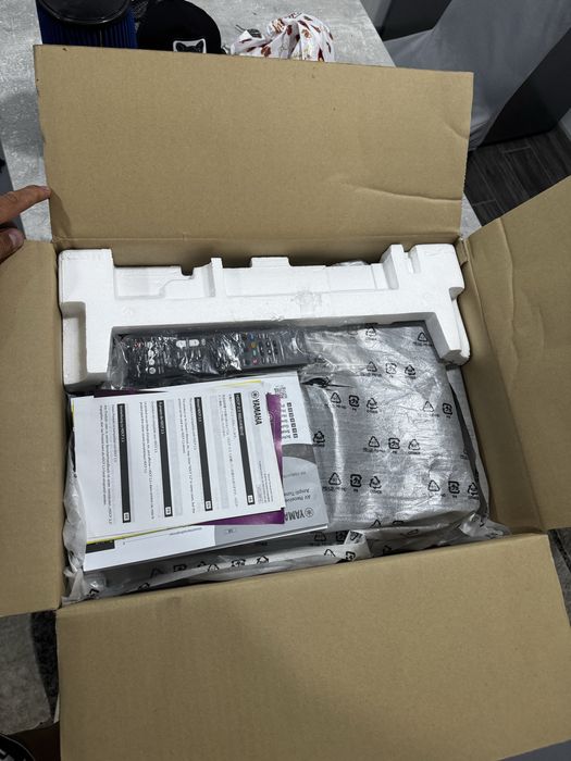 Yamaha rx-v585 Ресивър