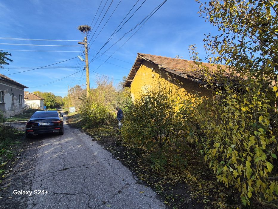 Стара къща 100кв. имот 1430кв.м. на асфалтирана улица !!!