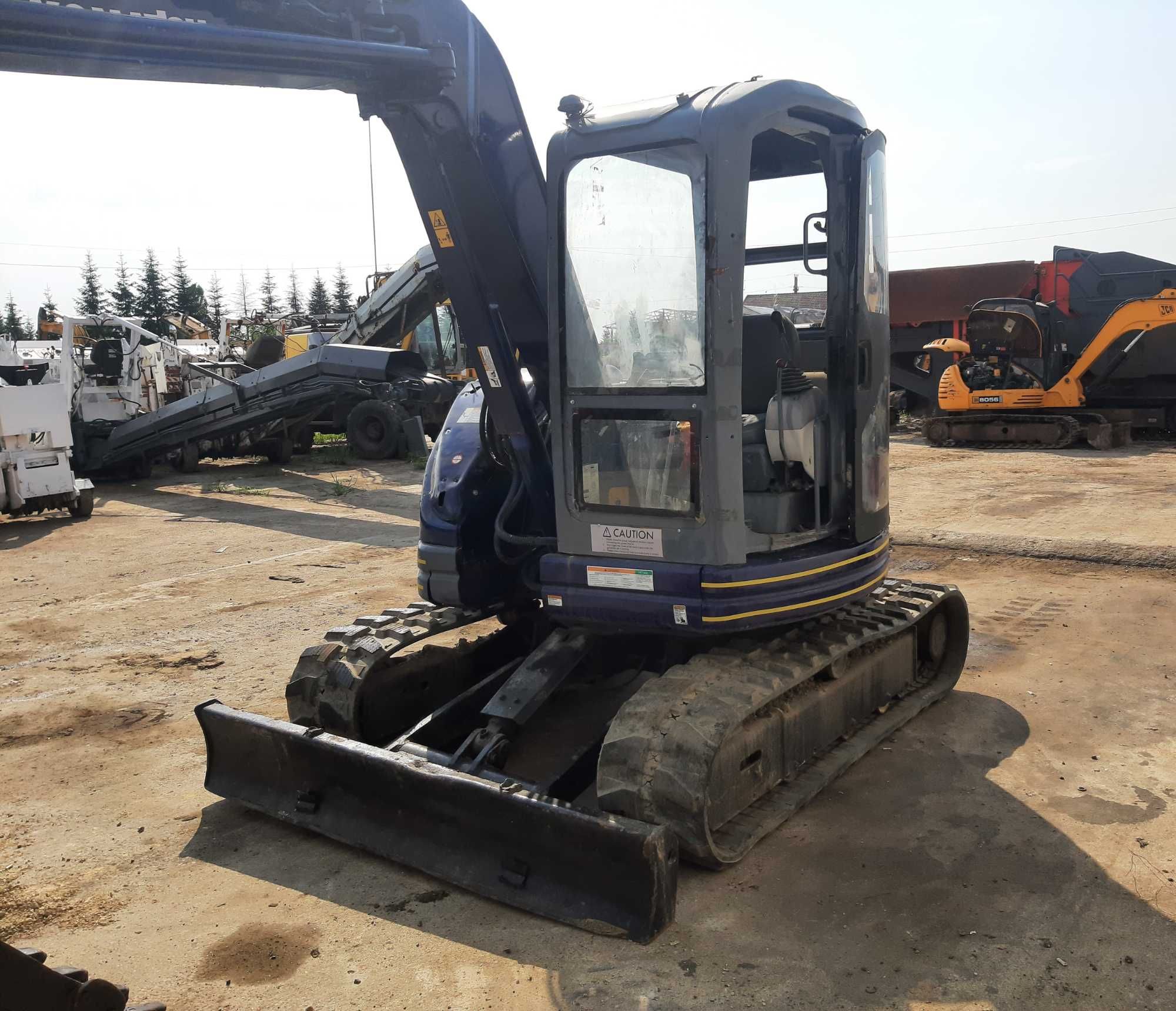 Miniexcavator Komatsu PC50UU-2 , 2005 , 5 tone