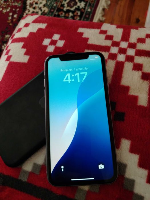 Продавам iPhone 11 64gb