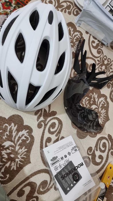 ROCKBROS. Сверхлегкий велосипедный шлем для взрослых