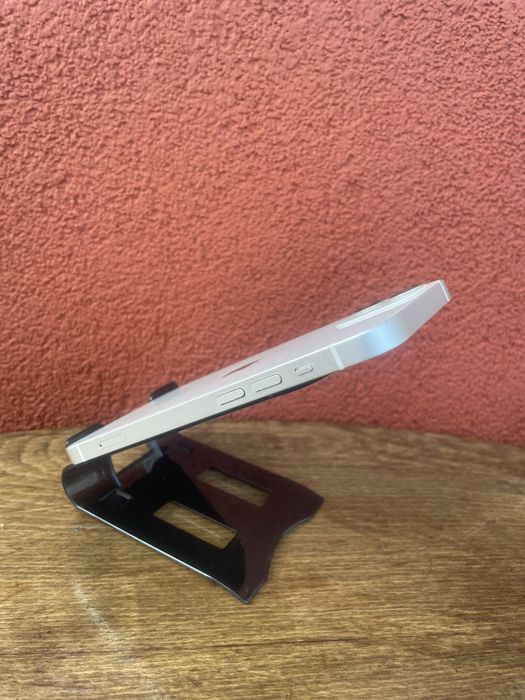 Iphone 12 64 gb бял white