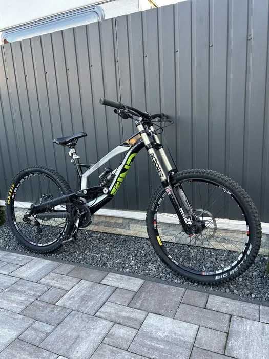 Vand bicicleta yt tues comp 2.0 (accept si schimburi)